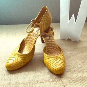 VIRUS MODA Yellow Portuguese Leather Heels